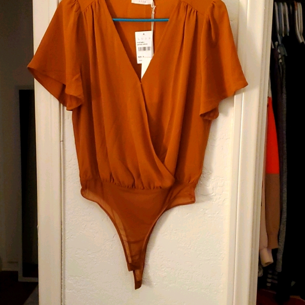 NWT Lush blouse thong